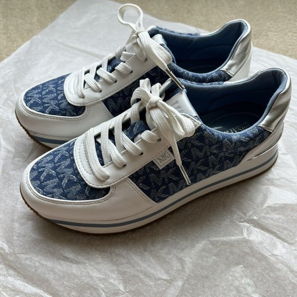 Michael Kors Women's Athletic Running Shoes Blue/White Lace Up Low Top Size 5.5 - Picture 8 of 8